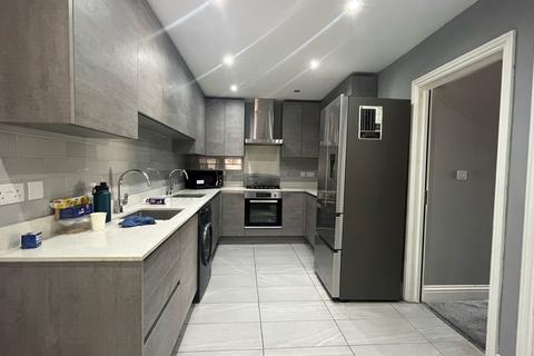 7 bedroom semi-detached house for sale, Leeds Road, Slough, Berkshire, SL1