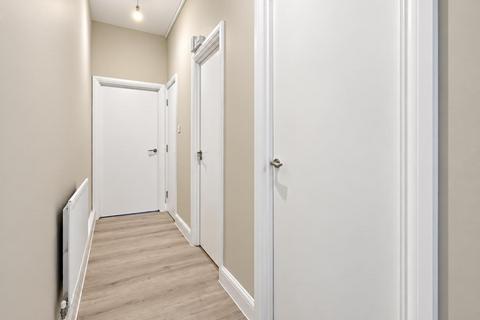 1 bedroom flat to rent, 31 Westbourne Grove, London
