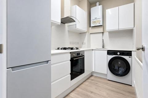 1 bedroom flat to rent, 31 Westbourne Grove, London