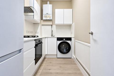 1 bedroom flat to rent, 31 Westbourne Grove, London