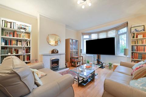 undefined, Courtfield Avenue, Harrow, HA1