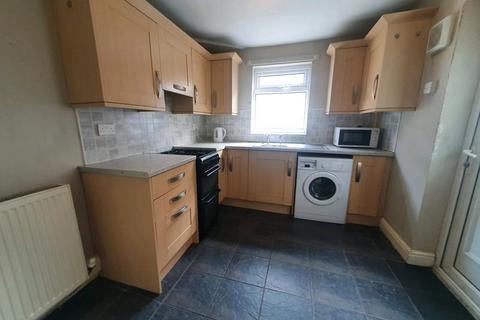 3 bedroom terraced house to rent, Seedley Park Road, Salford M6