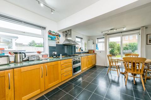 2 bedroom semi-detached bungalow for sale, Southfield Court, Highburton, HD8