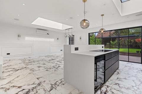 4 bedroom semi-detached house for sale, Cowley Crescent, Hersham, KT12