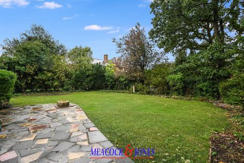 3 bedroom end of terrace house for sale, Hanging Hill Lane, Hutton, Brentwood