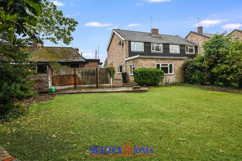 3 bedroom end of terrace house for sale, Hanging Hill Lane, Hutton, Brentwood