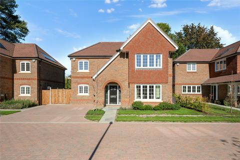 4 bedroom detached house for sale, Shelvers Way, Tadworth, Surrey, KT20