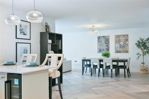 4 bedroom detached house for sale, Shelvers Way, Tadworth, Surrey, KT20