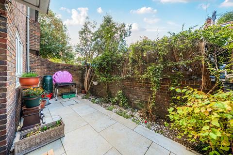 1 bedroom apartment for sale, Holywell Close, London