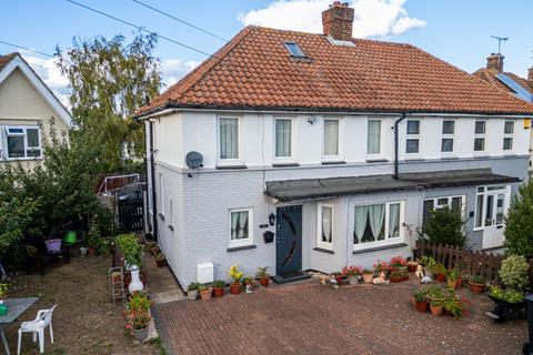 4 bedroom semi-detached house for sale, Jubilee Crescent, Gravesend, Kent, DA12 4JF