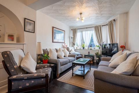 4 bedroom semi-detached house for sale, Jubilee Crescent, Gravesend, Kent, DA12 4JF