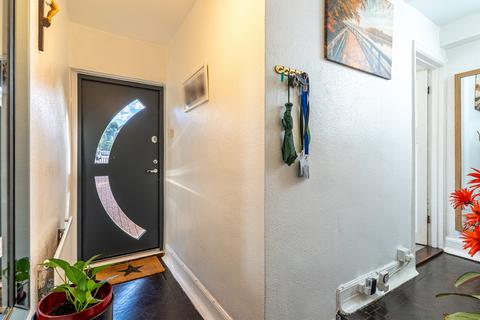 4 bedroom semi-detached house for sale, Jubilee Crescent, Gravesend, Kent, DA12 4JF