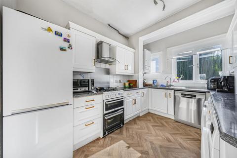 4 bedroom semi-detached house for sale, Connaught Avenue, London E4