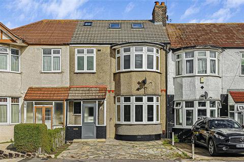 4 bedroom terraced house to rent, Ridgeway Gardens, Ilford