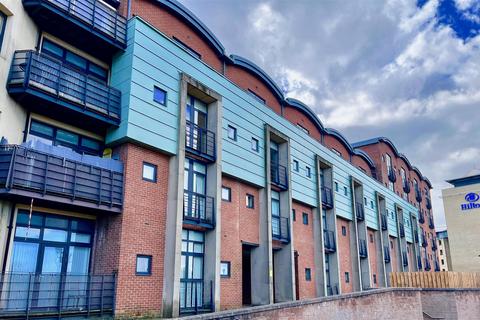 2 bedroom duplex for sale, Curzon Place, Gateshead