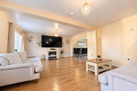 4 bedroom semi-detached house for sale, Boulters Close, Slough
