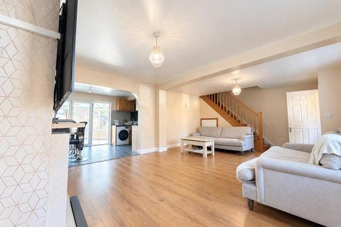4 bedroom semi-detached house for sale, Boulters Close, Slough
