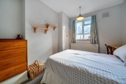 3 bedroom flat for sale, Dancer Road, Fulham, London, SW6
