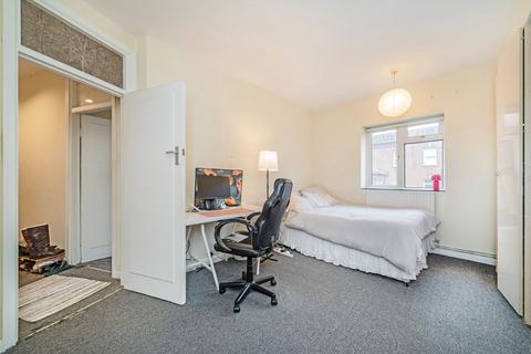 3 bedroom flat for sale, Barons Court Road, London W14