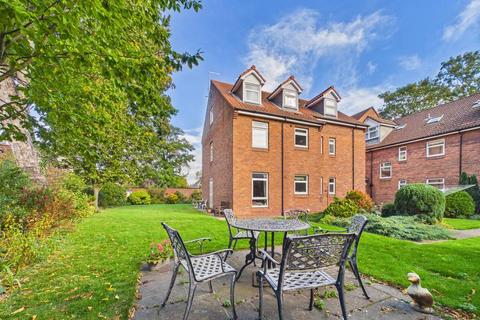 2 bedroom apartment for sale, Grayburn Court, Beverley, HU17 8JP