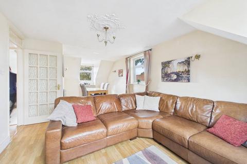 2 bedroom apartment for sale, Grayburn Court, Beverley, HU17 8JP