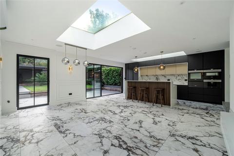 4 bedroom end of terrace house for sale, Cowley Crescent, Hersham, KT12