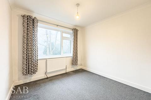 3 bedroom flat to rent, Plantation Road, Amersham, HP6