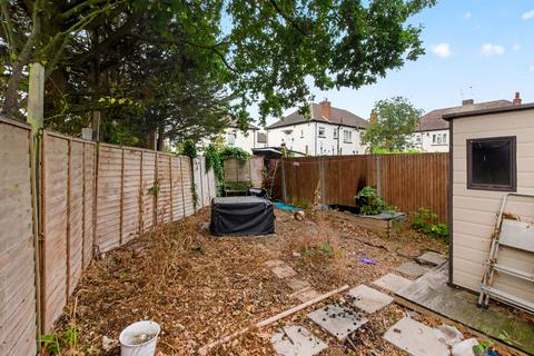 2 bedroom flat for sale, Greenford UB6