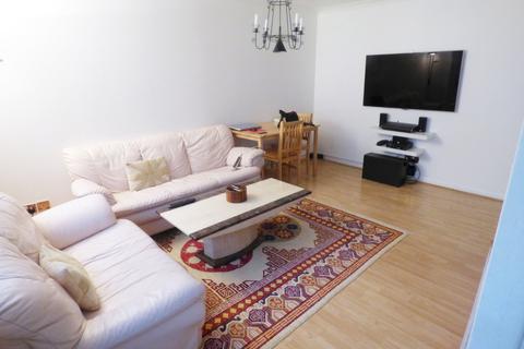 2 bedroom terraced house to rent, Tanglewood Close, Hillingdon, Middlesex, UB10 0DT