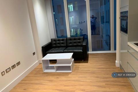Studio to rent, West Gate, Ealing, W5
