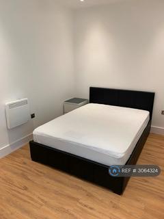 Studio to rent, West Gate, Ealing, W5