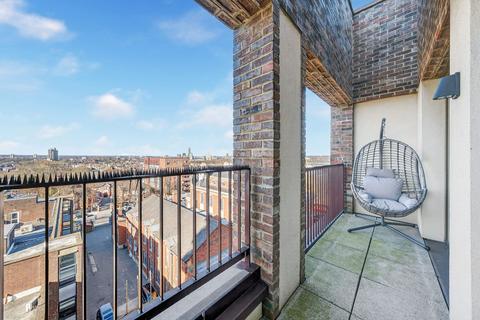undefined, Barbel Court, Clapton Common, E5
