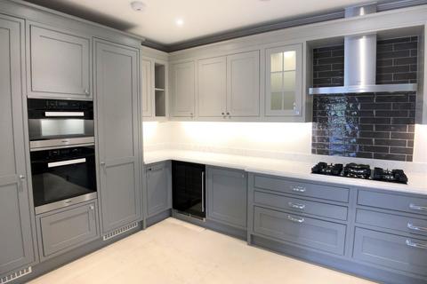 3 bedroom apartment to rent, Penn Road, Beaconsfield, HP9