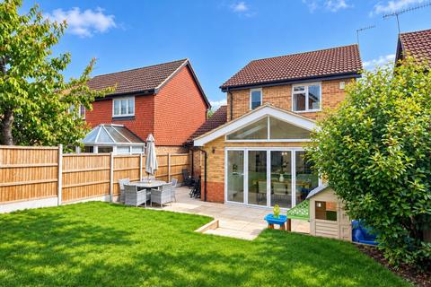 3 bedroom detached house for sale, Thetford Gardens, Luton