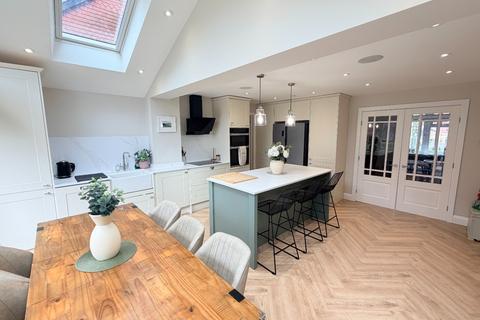 3 bedroom detached house for sale, Thetford Gardens, Luton