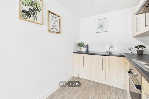 2 bedroom apartment to rent, Spring Street, Hull, HU2 8RD