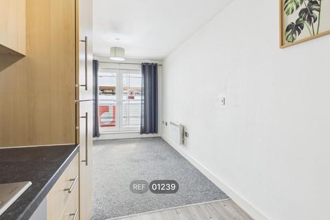 2 bedroom apartment to rent, Spring Street, Hull, HU2 8RD