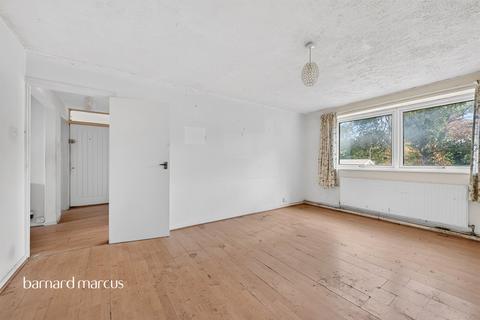 2 bedroom flat for sale, Roman Close, Feltham