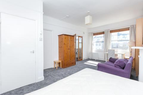 1 bedroom flat to rent, South Villas, London, NW1