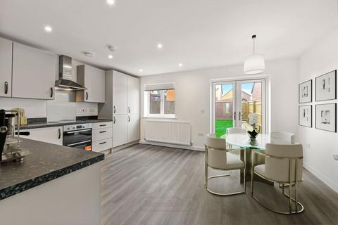 4 bedroom end of terrace house to rent, Barrosa Way, Whitehouse, MK8