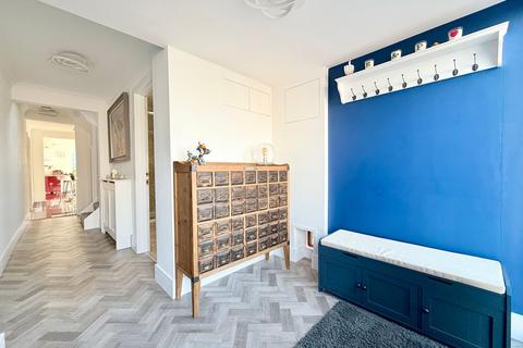 3 bedroom detached house for sale, Ames Close, Luton, LU3