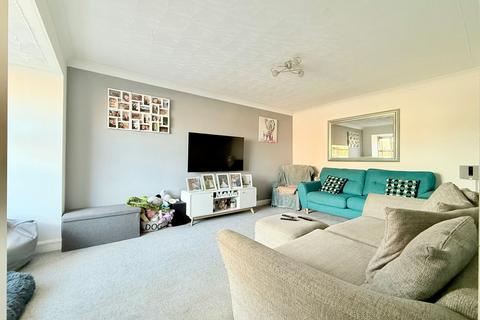 3 bedroom detached house for sale, Ames Close, Luton, LU3