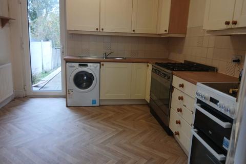 4 bedroom semi-detached house for sale, Belmont Road, Uxbridge, UB8 1QX