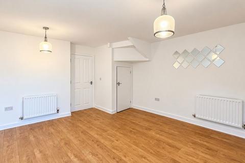 3 bedroom semi-detached house to rent, Shore View, Hampton Hargate, PE7