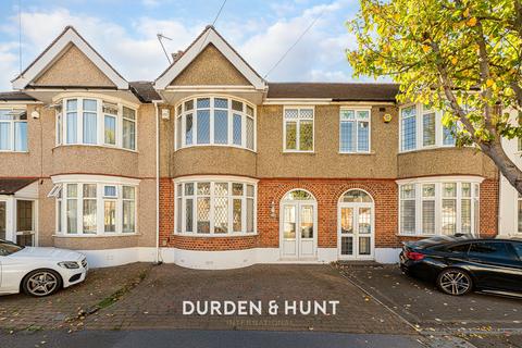 3 bedroom terraced house for sale, Chudleigh Crescent, Ilford IG3