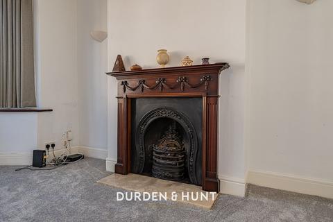 3 bedroom terraced house for sale, Chudleigh Crescent, Ilford IG3
