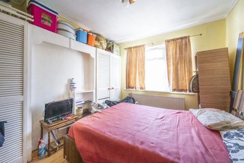 undefined, Wellington Road  E6, East Ham, London, E6