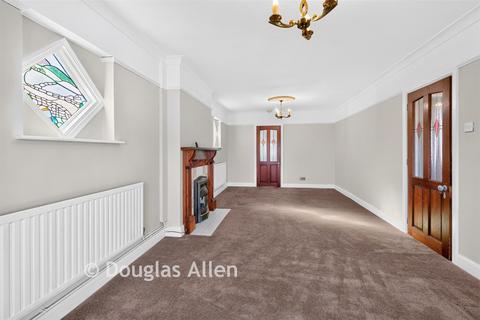 2 bedroom detached bungalow for sale, Deirdre Avenue, Wickford SS12