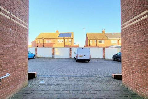 2 bedroom flat to rent, 119 Castle View, Sunderland, SR5
