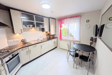 2 bedroom flat to rent, Portland Street, Aberdeen, AB11
